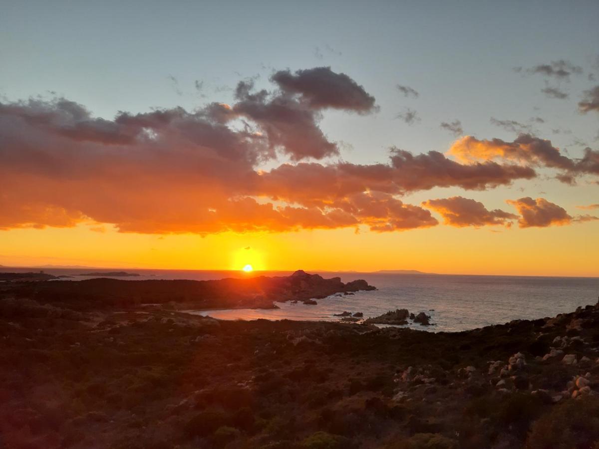 Un Angolo Di Paradiso A Pochi Passi Dal Mare Nel Villaggio Calarossa Isola Rossa Dış mekan fotoğraf